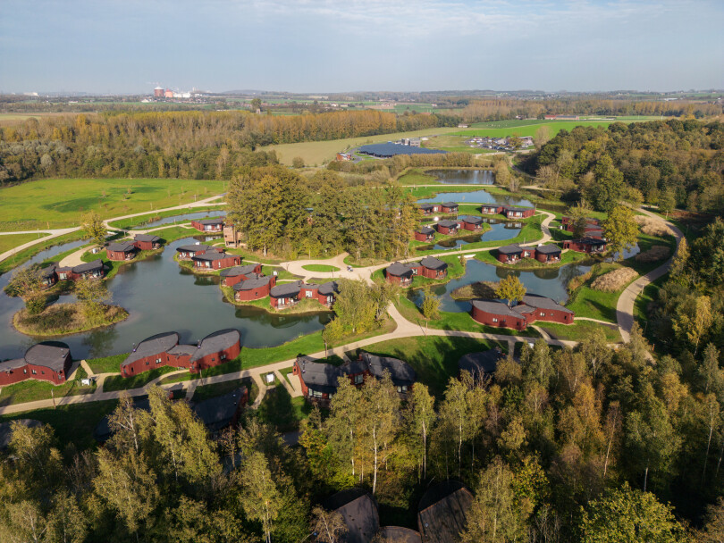 À 46 ans, le prince Édouard de Ligne-La Trémoille arpente les allées cavalières du domaine d’Antoing.